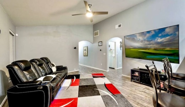 Modern 3Br Home away from home