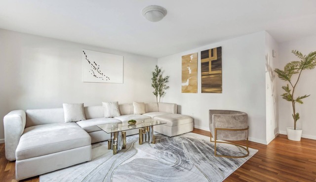 Modern 3BR Home Free Parking Near NYC Family & Group Friendly