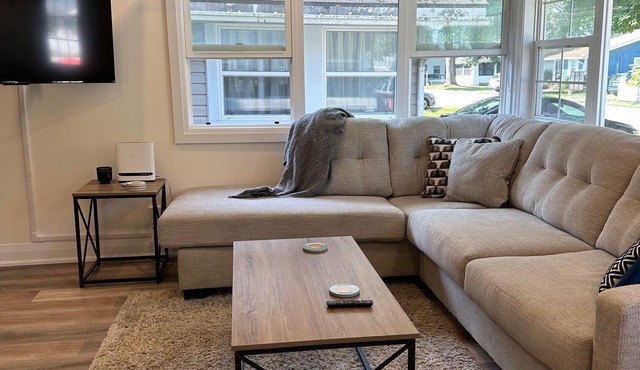 Modern 3BR Home near the Beach w/A/C +WiFi +Free Parking +Deck w/BBQ