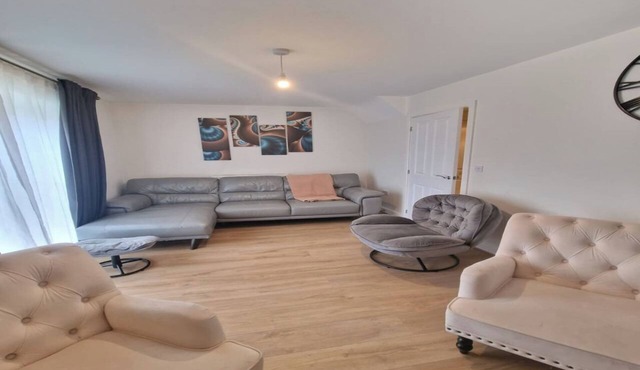 Modern 3BR Home near NEC & Airport w/Free Parking