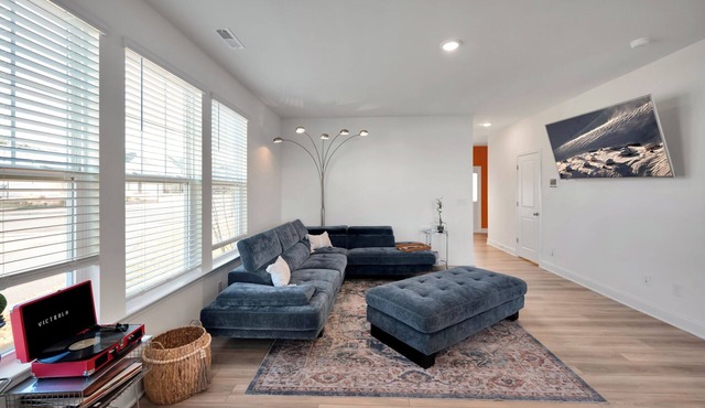 Modern 3BR Home Near Raleigh Family Friendly