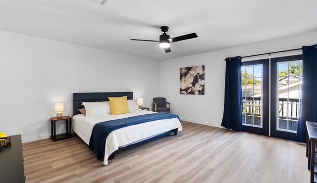 Modern 3BR house - 5 mins from Domain shopping, bars, restaurants