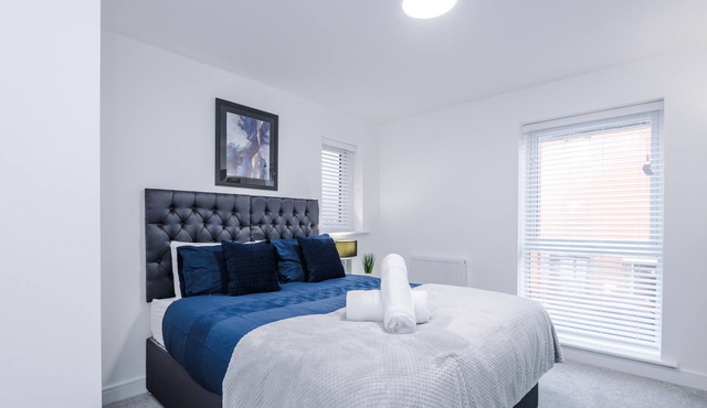 Modern 3BR House with FREE Parking