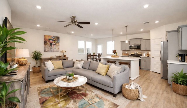 Modern 3BR Houston Home Near IAH