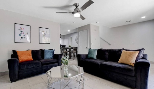 Modern 3BR Las Vegas Retreat Close to Las Vegas Strip & Downtown Sleeps 12