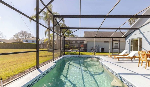 Modern 3BR Orlando Villa, Heated Pool & BBQ, 14 Miles to Disney