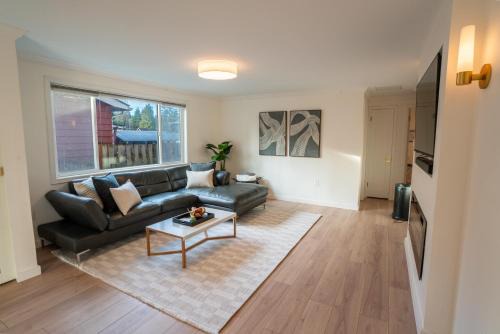 Modern 3BR - Rare AC in Seattle - Family-Friendly