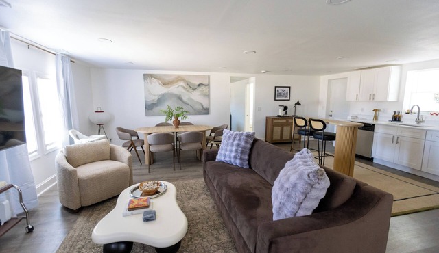 Modern 3BR Retreat/STL County W/Easy Highway Access