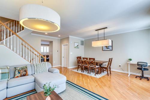 Modern 3BR Townhome | 3 Mi to Dulles and Reston TC
