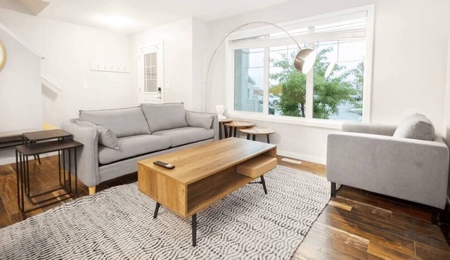 Modern 3BR Townhouse with Parking & Laundry