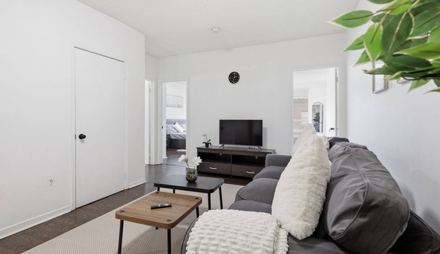 Modern 3BR Urban Haven in Downtown Toronto