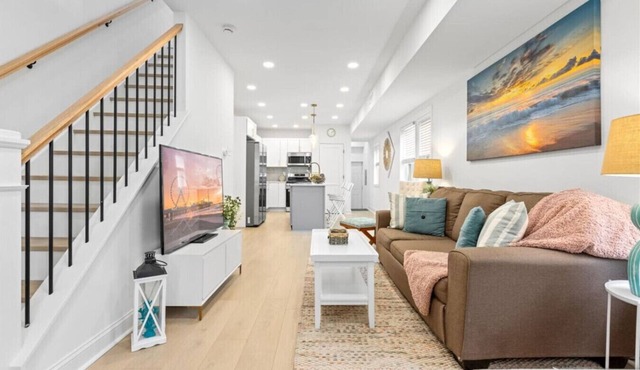 Modern 3BR w/Backyard, Grill & Outdoor Shower