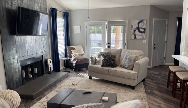 Modern 3BR w/Private Heated Pool Near Westgate + Cardinals Stadium + Race Way,