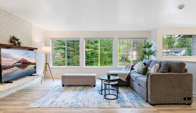 Modern 3BR w/Backyard | 5 Mins to Transit Center