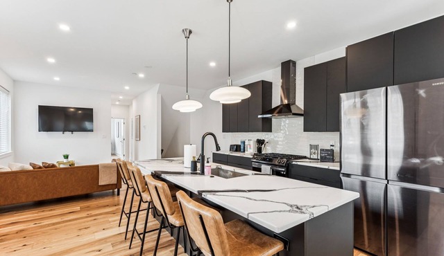 Modern 3BR Walk to Museums and Points of Interest