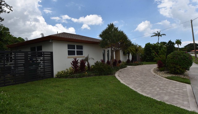 ★ Modern 4/3 Miami House | 10 Min from the Beach ★