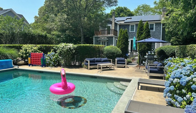 Modern 4 bed/3.5 bath Farmhouse, private HEATED POOL and AC on bike path