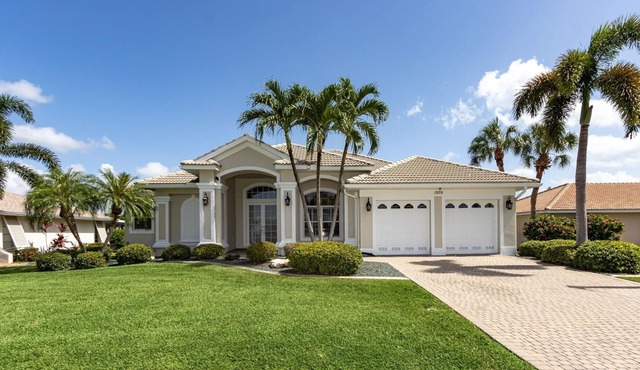 Modern 4 Bed 3 Bath Waterfront Home with Quick Gulf Access&Heated Pool