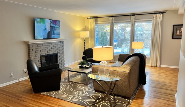Modern 4+ bed, fenced yard, attached garage home in a wonderful neighborhood