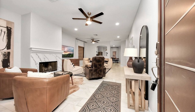 Modern 4-Bed Home in Katy + King Beds + Trail Access + Great Location