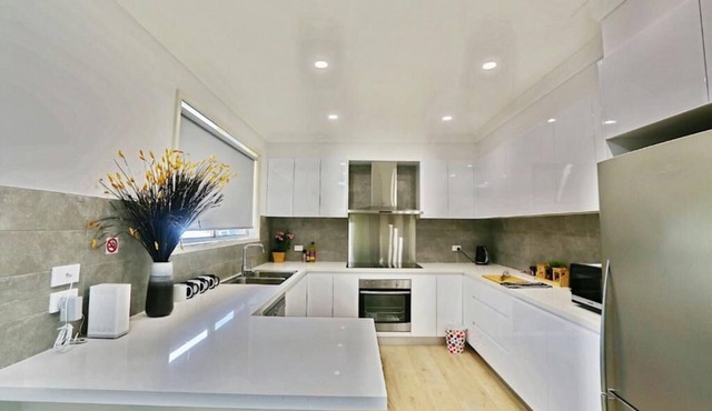 Modern 4-Bedroom Large House Close to Singleton CBD Hunter Valley