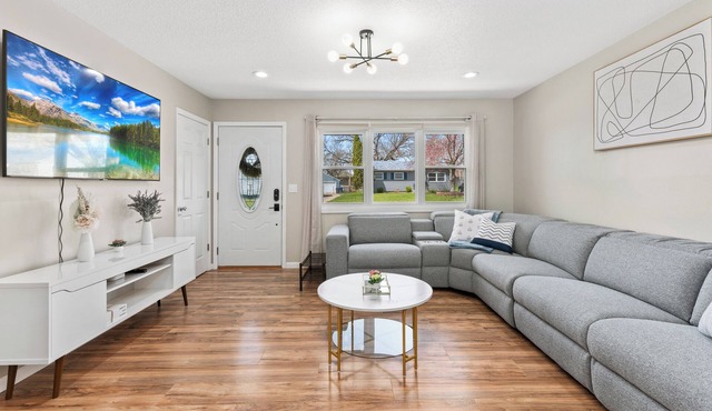 Modern 4 Bedrm House [5 w/divider], NEW 2nd Bathrm, Large Fenced Backyd w/Patio