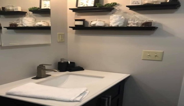 Modern 4 Bedroom 2 Bath Sleeps 10 Newly Renovated Whole House Rental