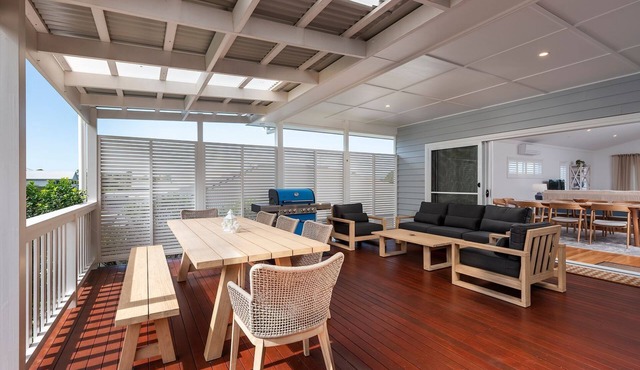 Modern 4 Bedroom Family Home Perfect for Getaways