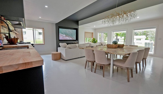 Modern 4-Bedroom Home Charming Ocala w/Self Checkin, WiFi, AC, & Spacious Yard