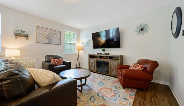 Modern 4-Bedroom Home Near Downtown Raleigh