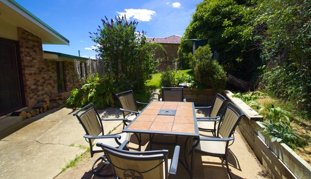 Modern 4 bedroom home with Mountain views, contractors welcome.