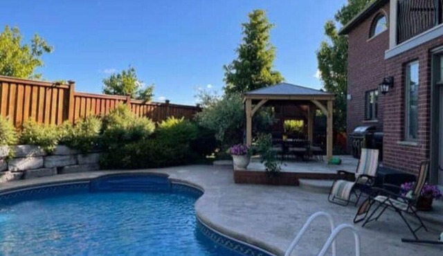 Modern 4 bedroom house with views to a farm.
