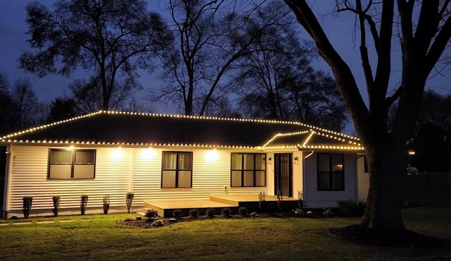 Modern 4-bedroom house close to restaurants - 10 minutes from Notre Dame Stadium