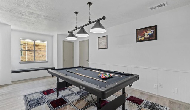 Modern 4 BR Gem near Frisco w Pool Table