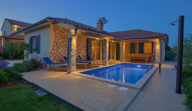 Modern 4* villa with high-quality furnishings and private pool