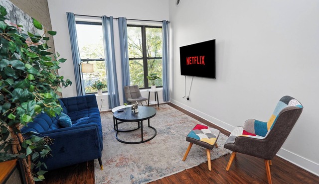 Modern 420-Friendly 3BR Unit Near McCormick & Lakefront