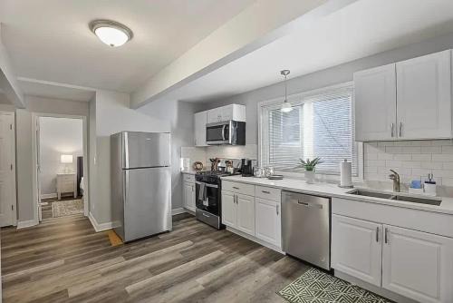 Modern 4BD 2BA Family Home