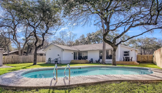 Modern 4bd w/Pool, Outside dining, Gourmet kitchen