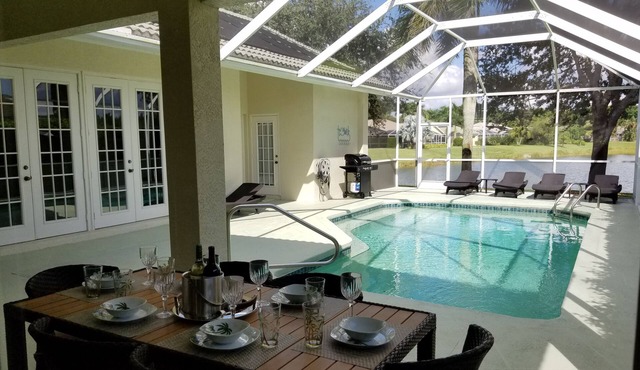 MODERN 4BDR VILLA, LAKE VIEWS, WARM SALT WATER POOL, CLOSE TO BEACH, SEE VIDEO