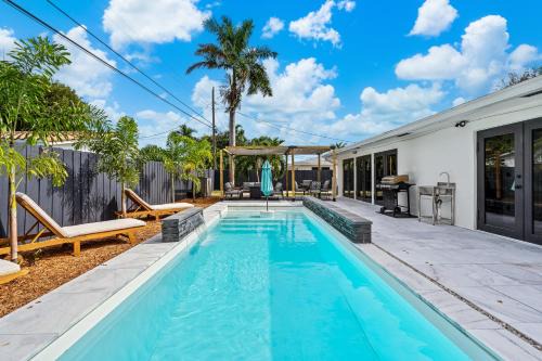 Modern 4Bedroom-2Bath Family POOL House 5 mins Lauderdale-by-the-Sea & Pompano Beaches