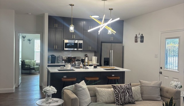Modern 4BR/2.5BA Townhouse in the Heart of Fort Worth