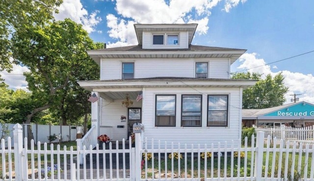 Modern 4BR/2BA Home Family Friendly Close to Major Attractions – Paulsboro