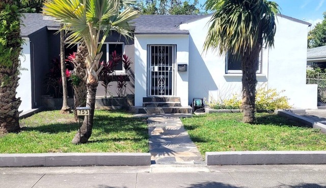 Modern 4BR/2BA Miami Haven