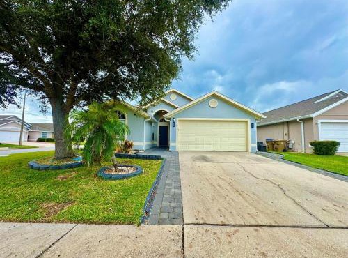 Modern 4BR 2BA with pool in gated community