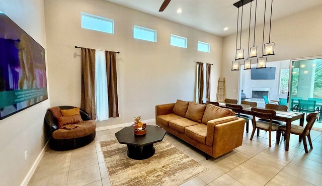 Modern 4BR, 3 King Beds + Full Near Red Hawk