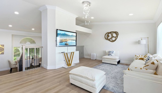 Modern 4BR/3BA 6 Beds Scenic Mountain Views