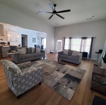 Modern 4BR 3BA Family Retreat Douglasville