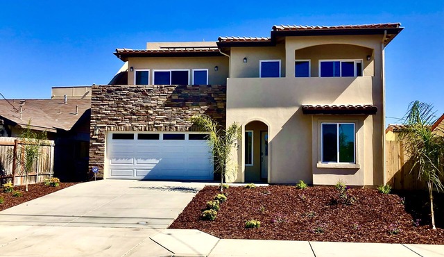 Modern 4BR/4BA Beach Home 360 View Rooftop Firepit All King Beds - Garage