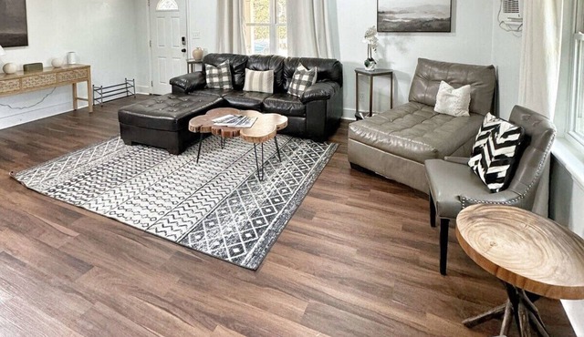 Modern 4BR - Displaced Families - Corporate Stays - 2 Living Rooms + Fire Pit