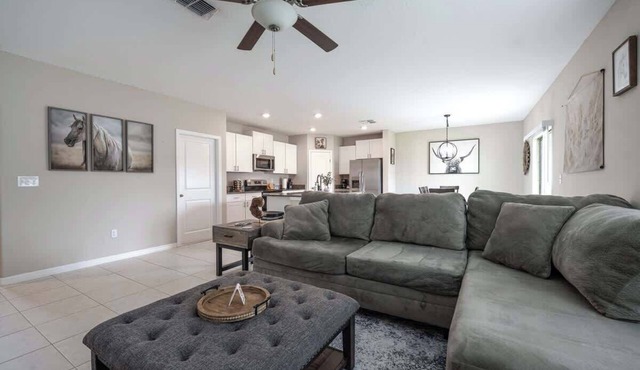 Modern 4BR Family & Group Retreat Work-Friendly